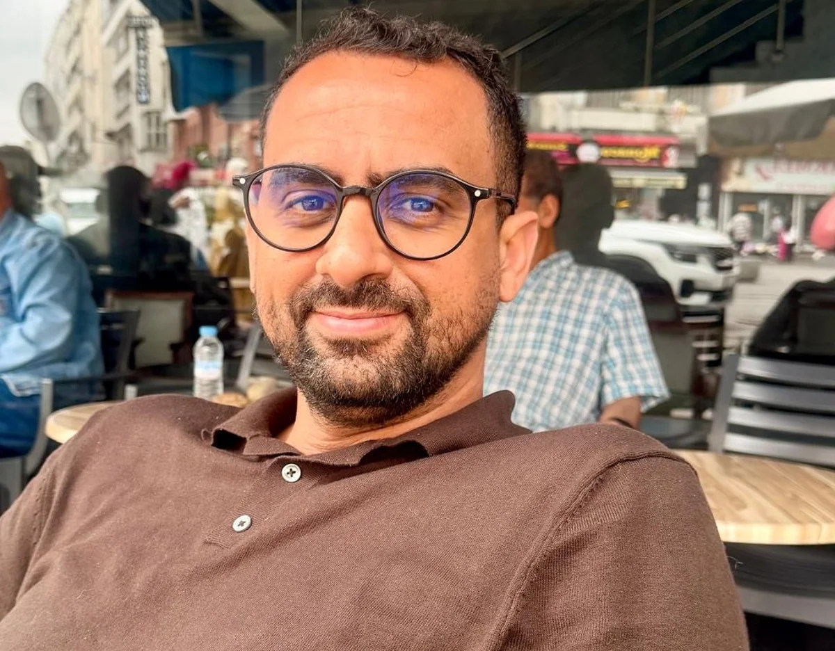 Ritratto di Mohamed Dchira, titolare di MED Traslochi, specialista in traslochi e montaggio cucine a Giussano